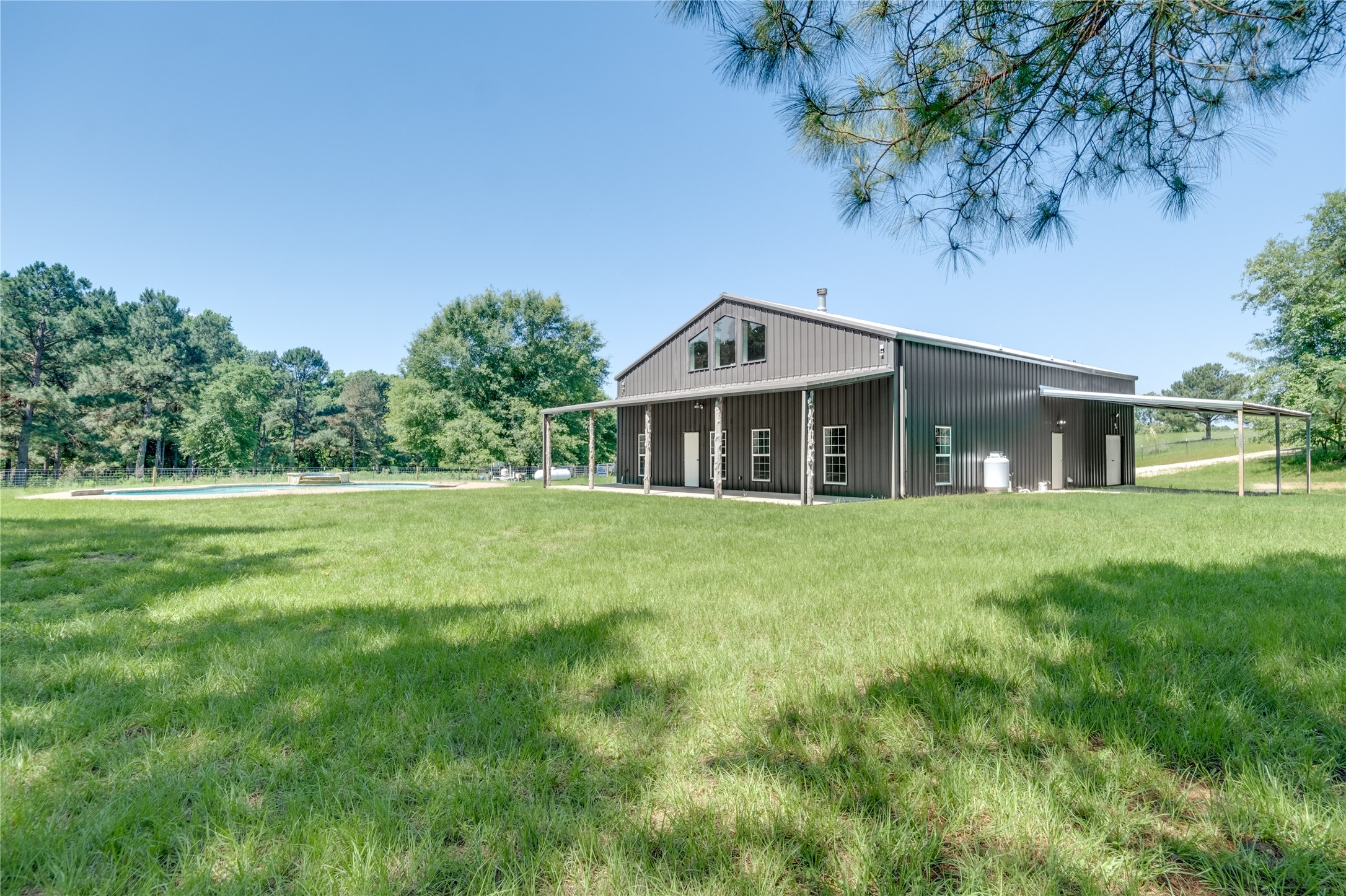 2455 An County Road 453 Palestine TX 75803