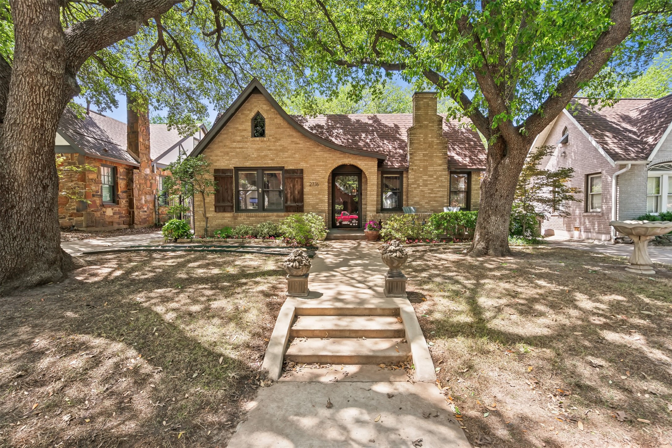 2716 Willing Avenue Fort Worth TX 76110