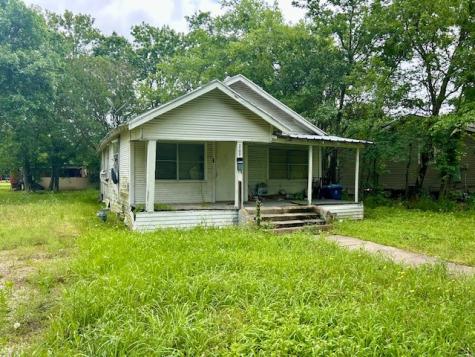 200 N Echols Street Mexia TX 76667