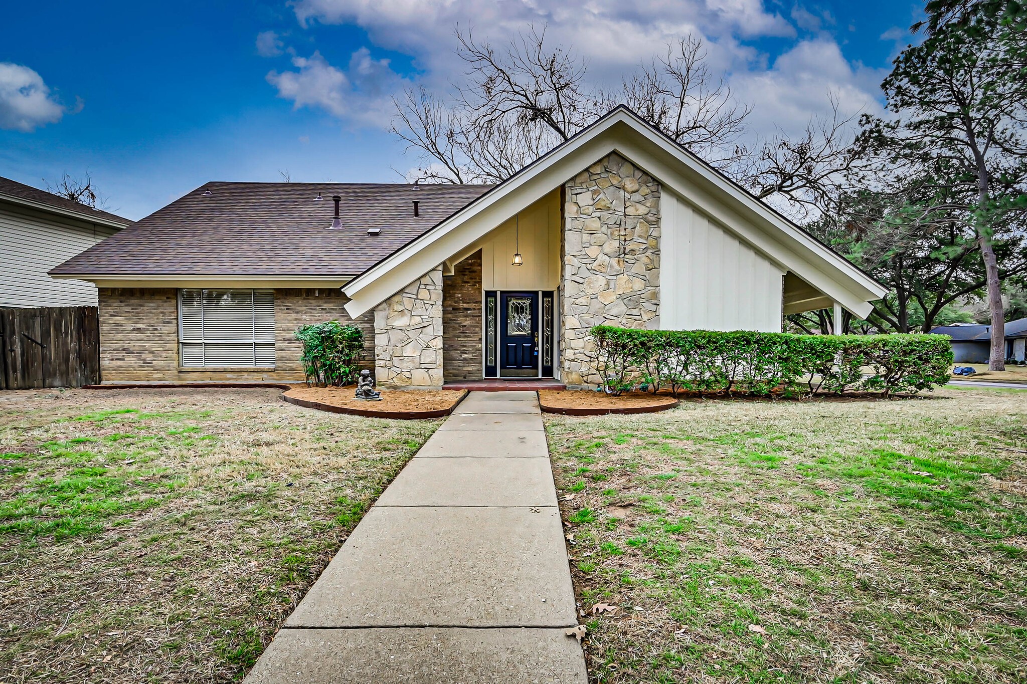 2308 Lakeside Drive Arlington TX 76013
