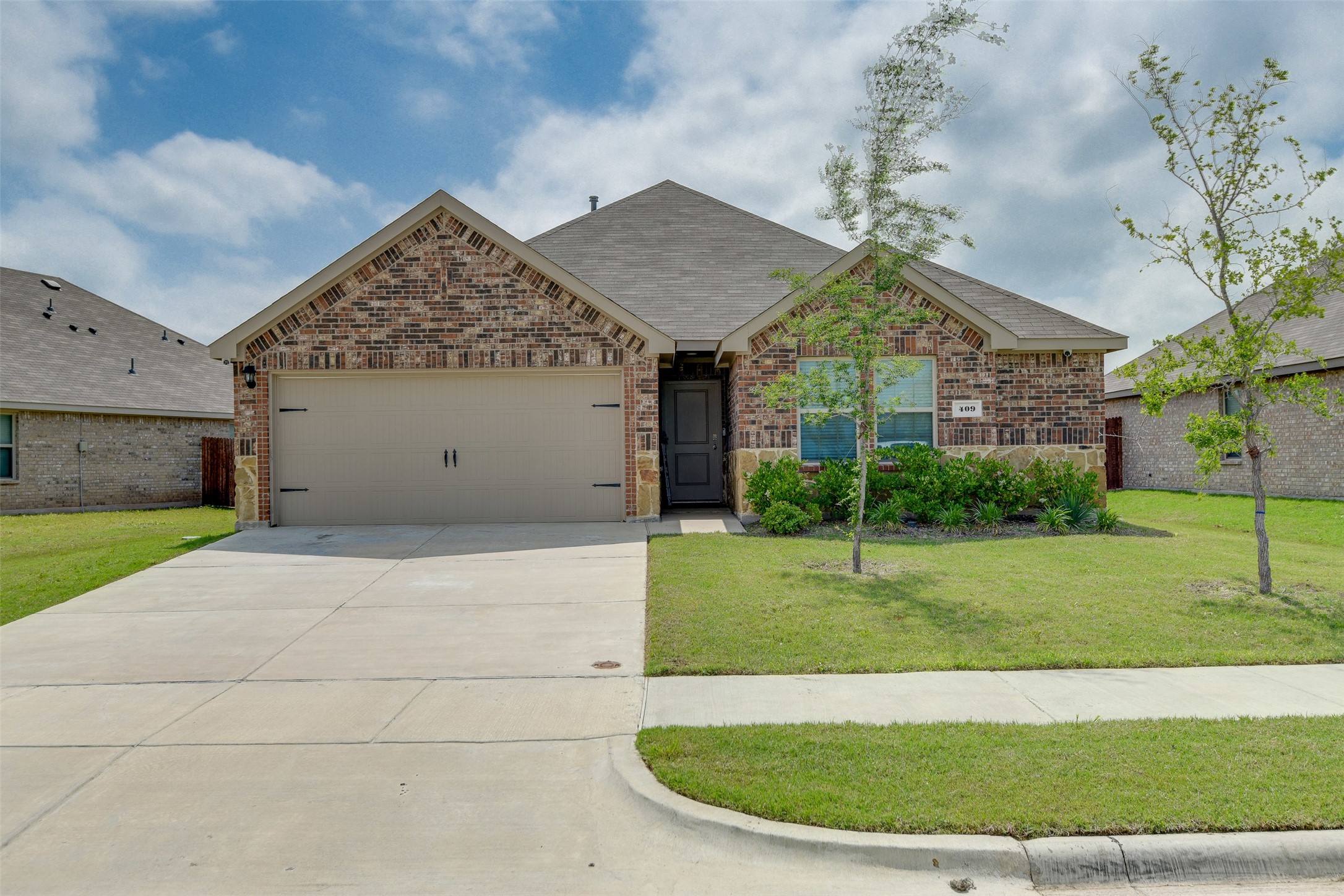 409 War Emblem Lane Waxahachie TX 75165