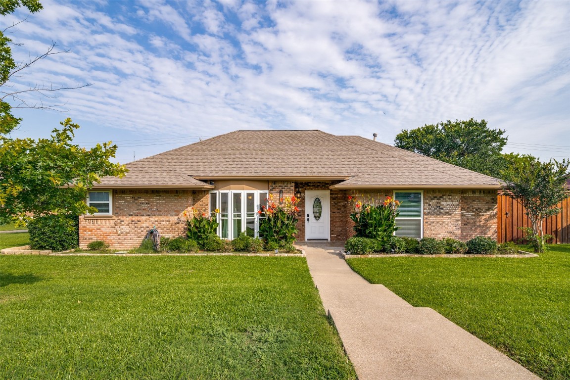 1809 Meadowview Drive Garland TX 75043