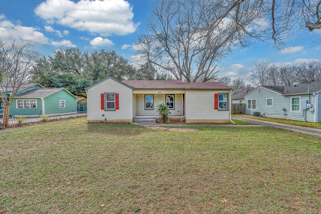 3213 S 3rd Street Waco TX 76706