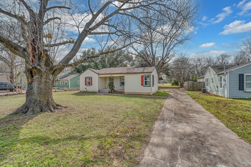 3213 S 3rd Street Waco TX 76706
