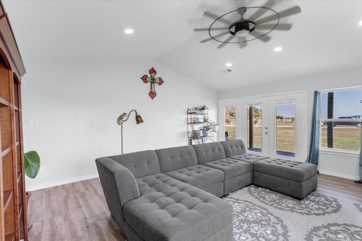 3050 Wolf Front Road Van Alstyne TX 75495