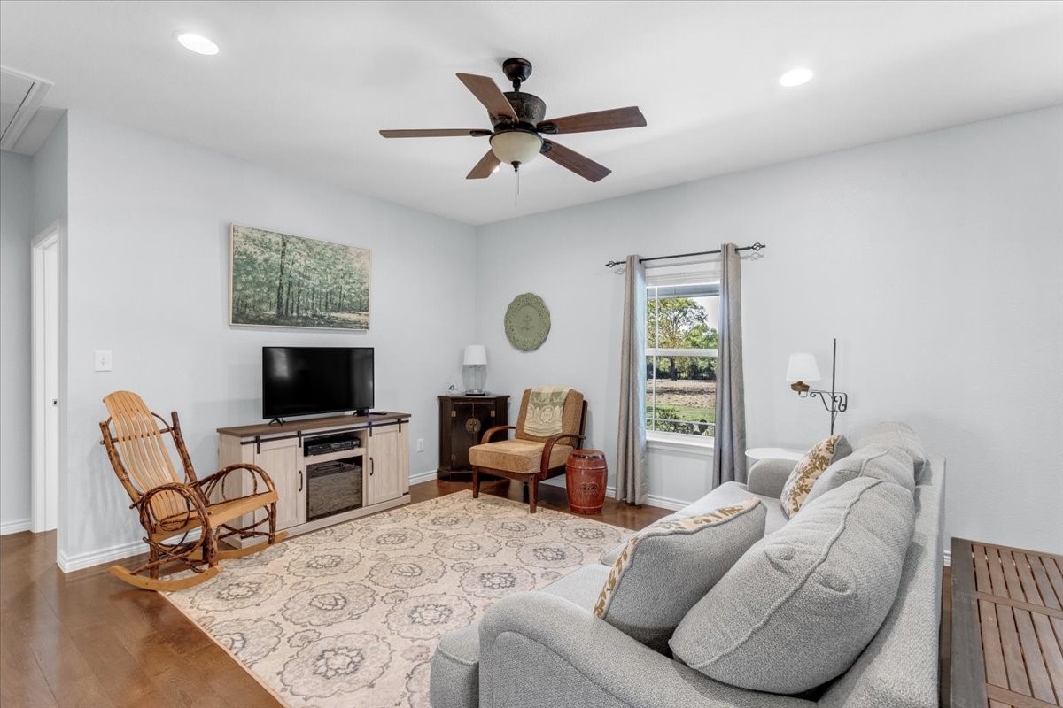 3050 Wolf Front Road Van Alstyne TX 75495