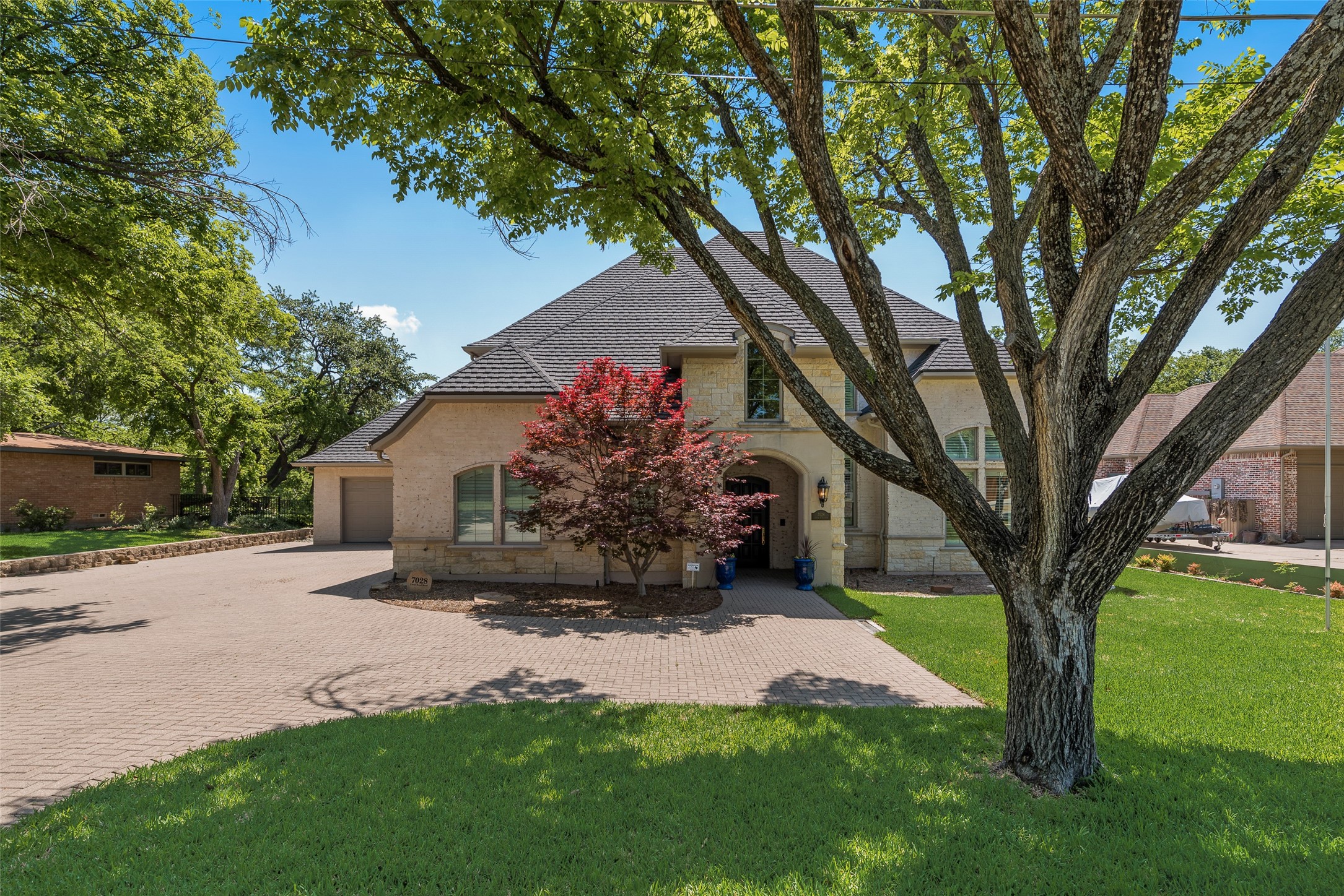 7028 Creek Bend Road Dallas TX 75252