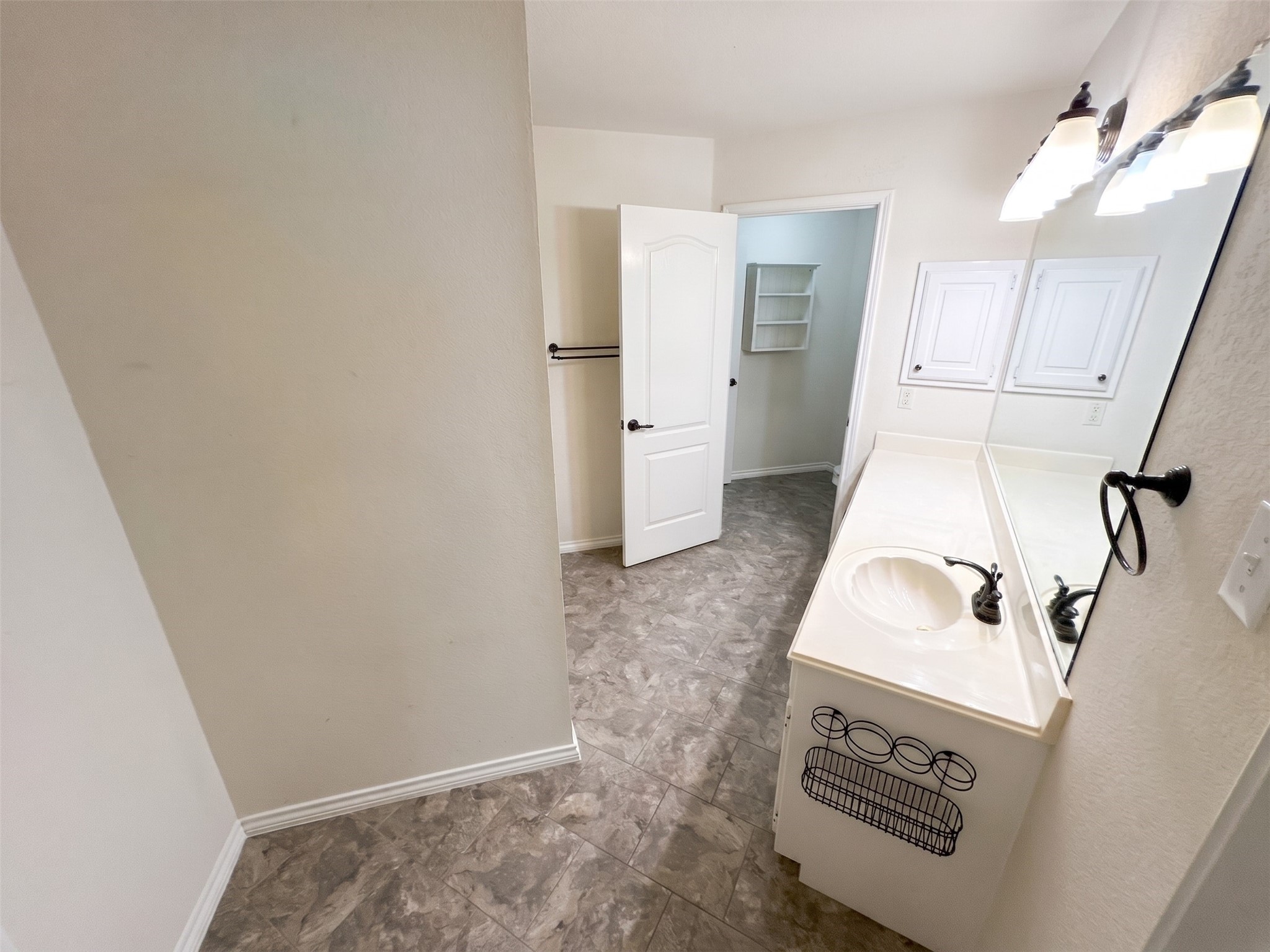 1876 Helen Lane Lewisville TX 75067