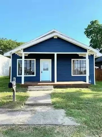 205 E Grove Street Kaufman TX 75142