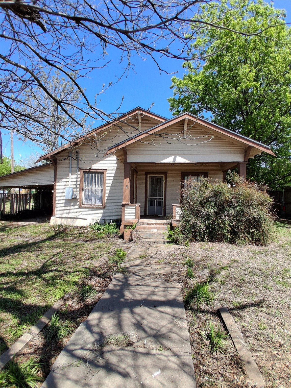 904 Wallis Avenue Santa Anna TX 76878