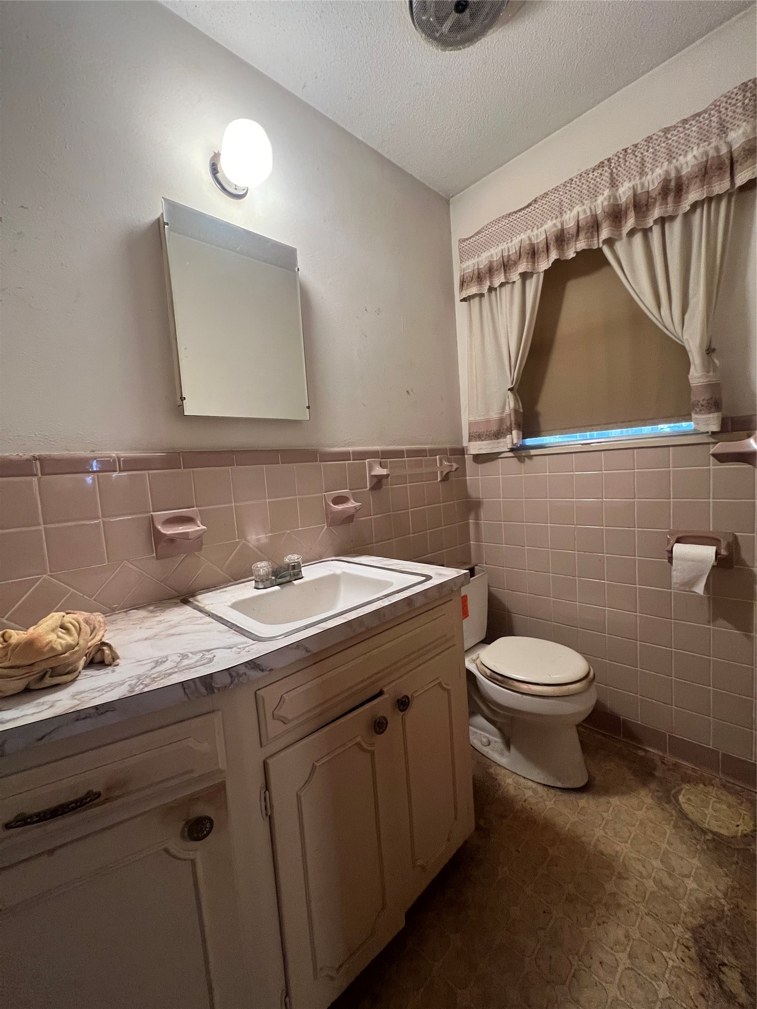 1655 E Fm 120 Denison TX 75021