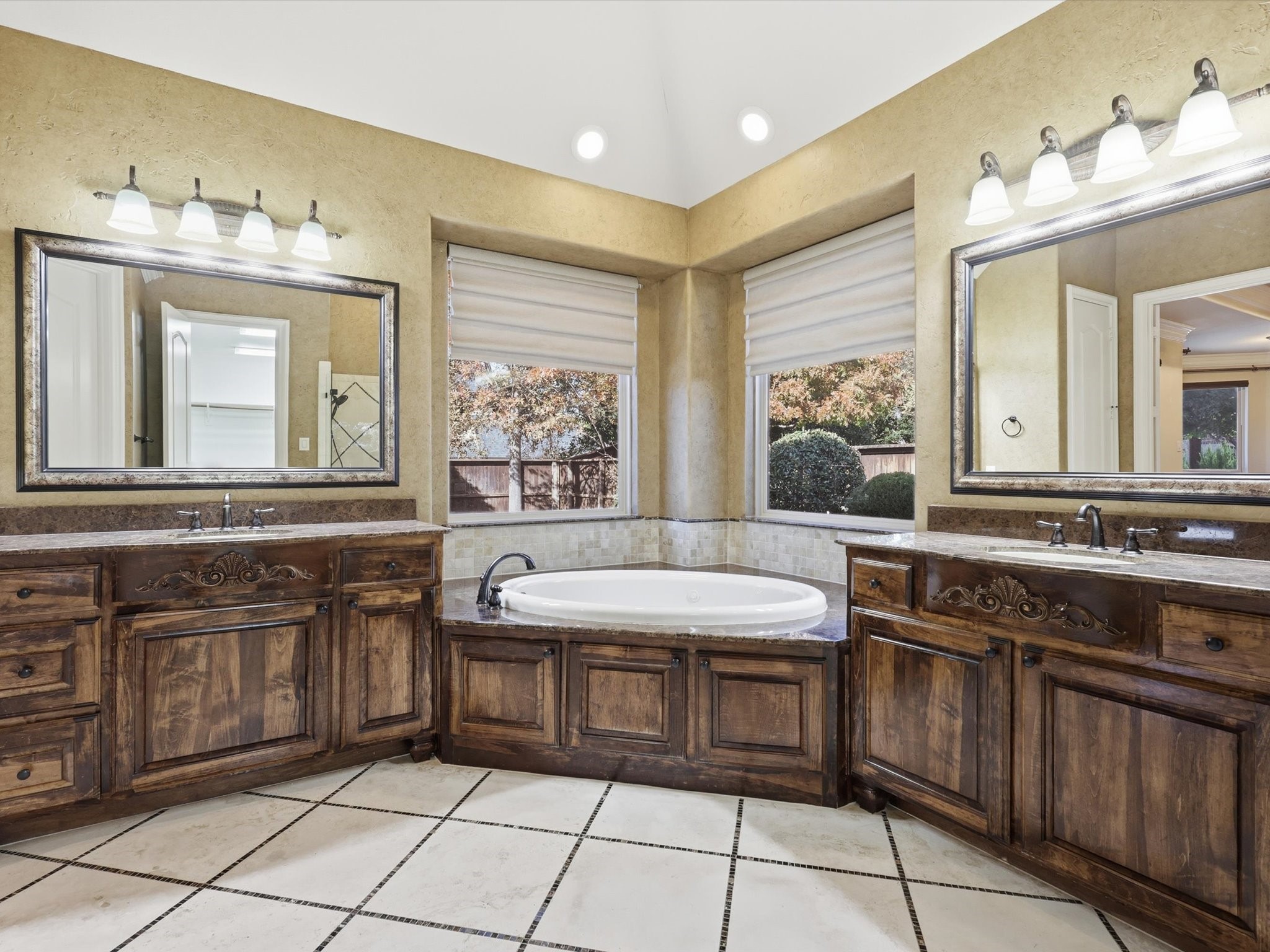 8415 Canyon Crossing Lantana TX 76226