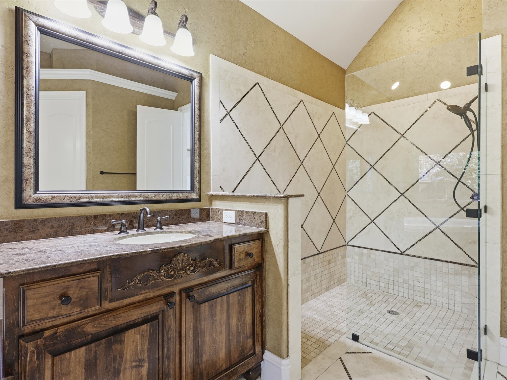 8415 Canyon Crossing Lantana TX 76226