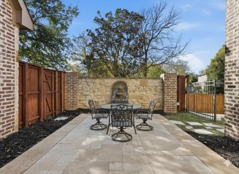 8415 Canyon Crossing Lantana TX 76226
