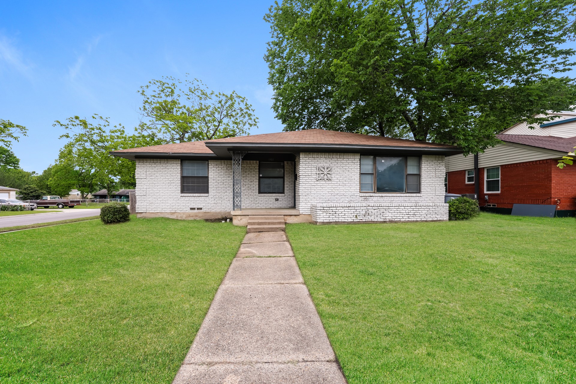 1905 Houghton Road Dallas TX 75217