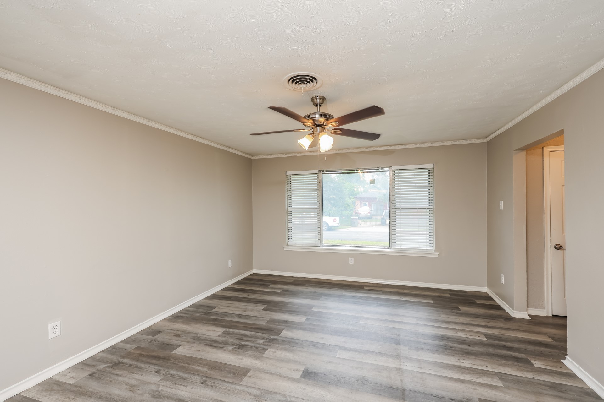1905 Houghton Road Dallas TX 75217