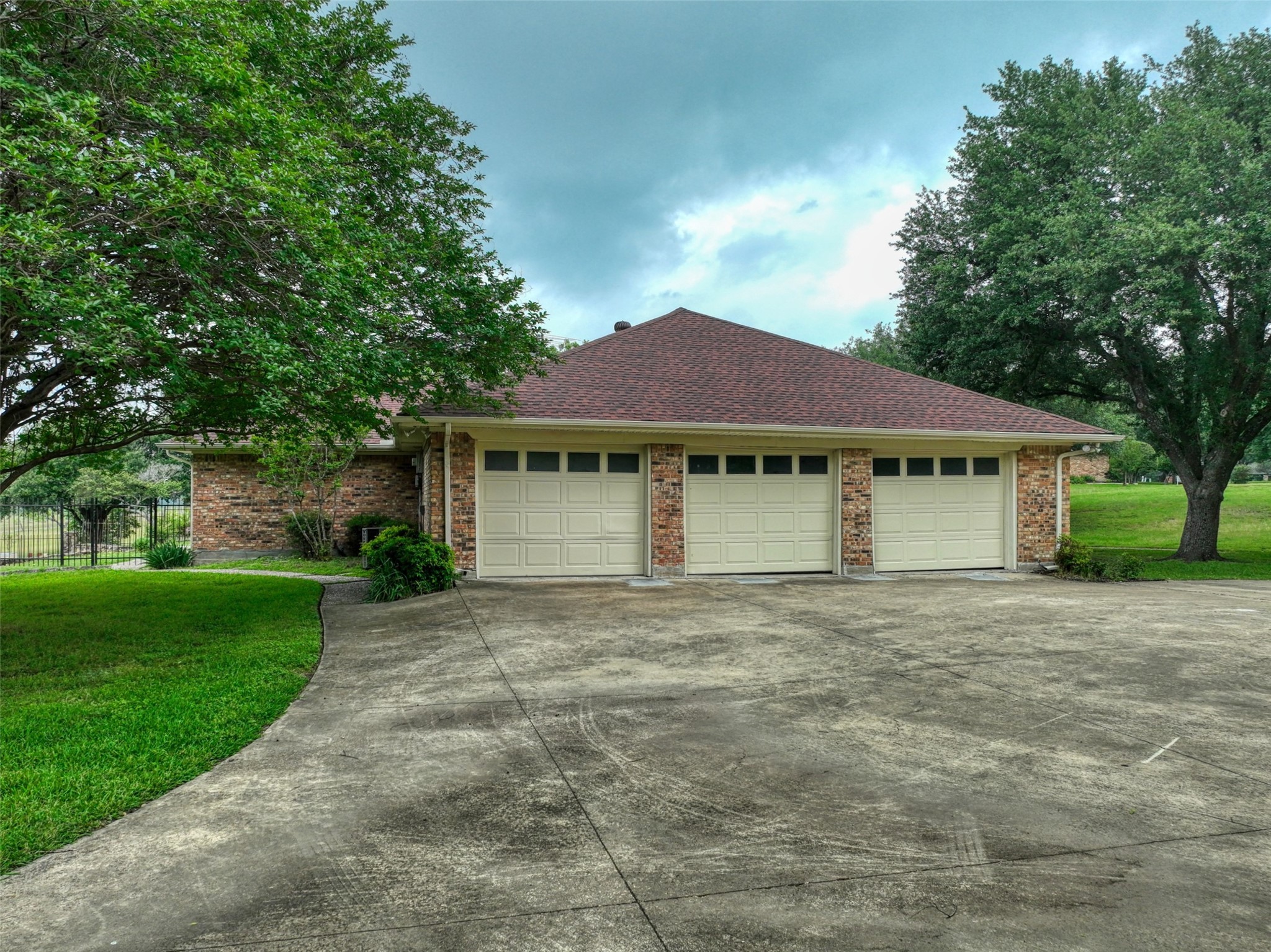 1113 Mockingbird Circle Ennis TX 75119