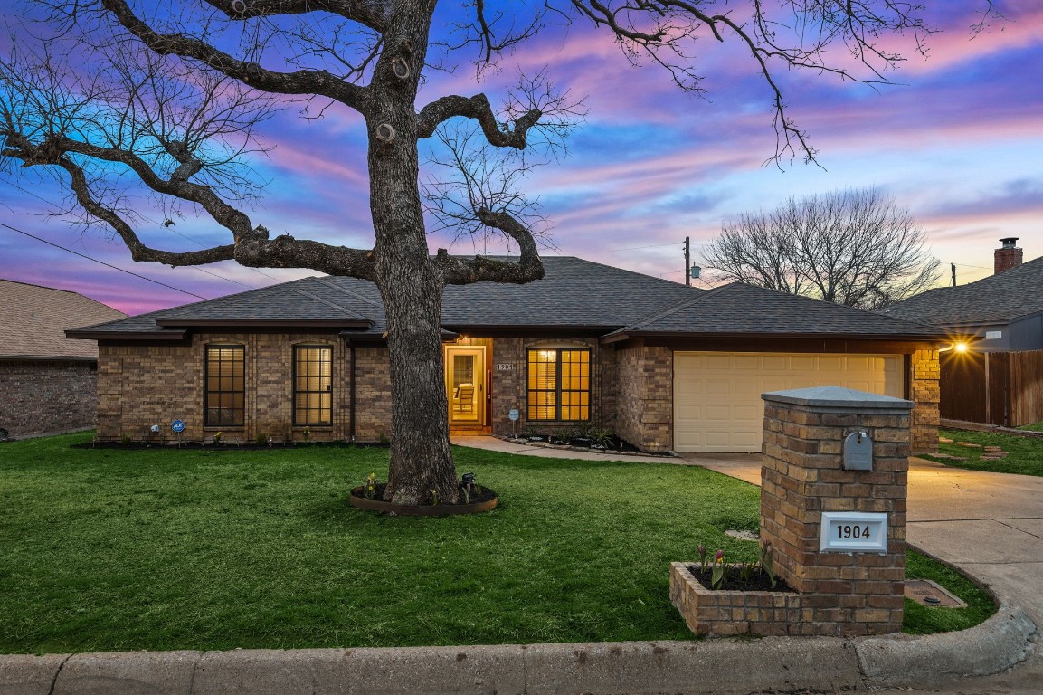 1904 Ridge Oak Street Fort Worth TX 76112