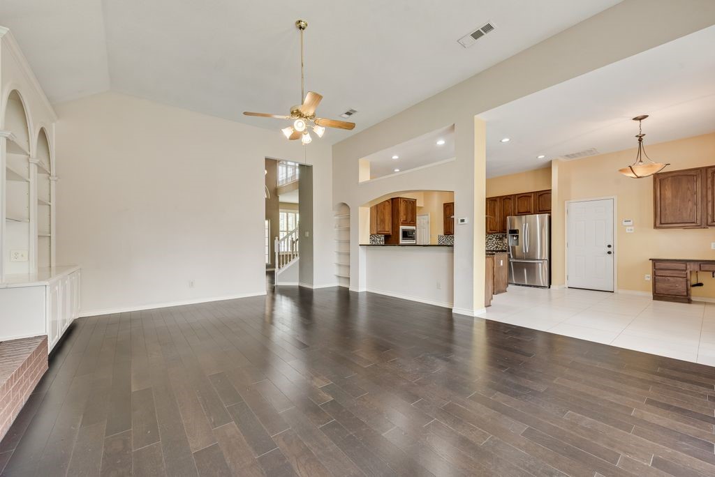 1013 Stone Gate Drive Irving TX 75063