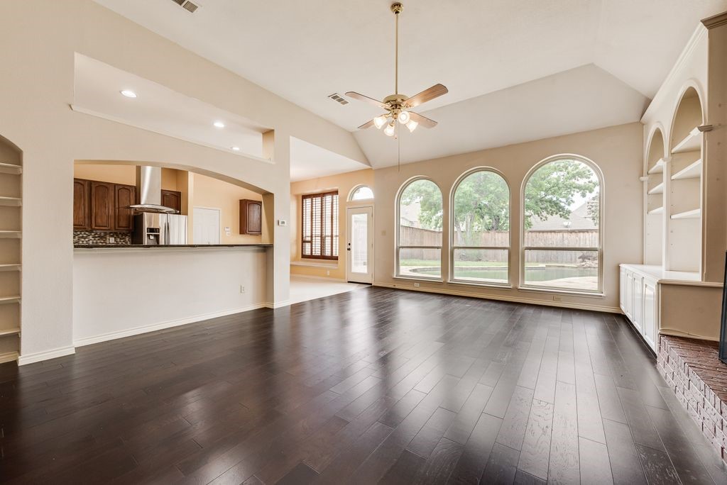 1013 Stone Gate Drive Irving TX 75063