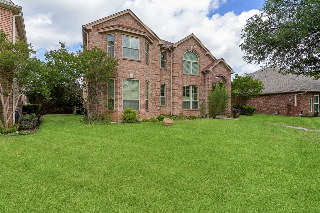 1013 Stone Gate Drive Irving TX 75063