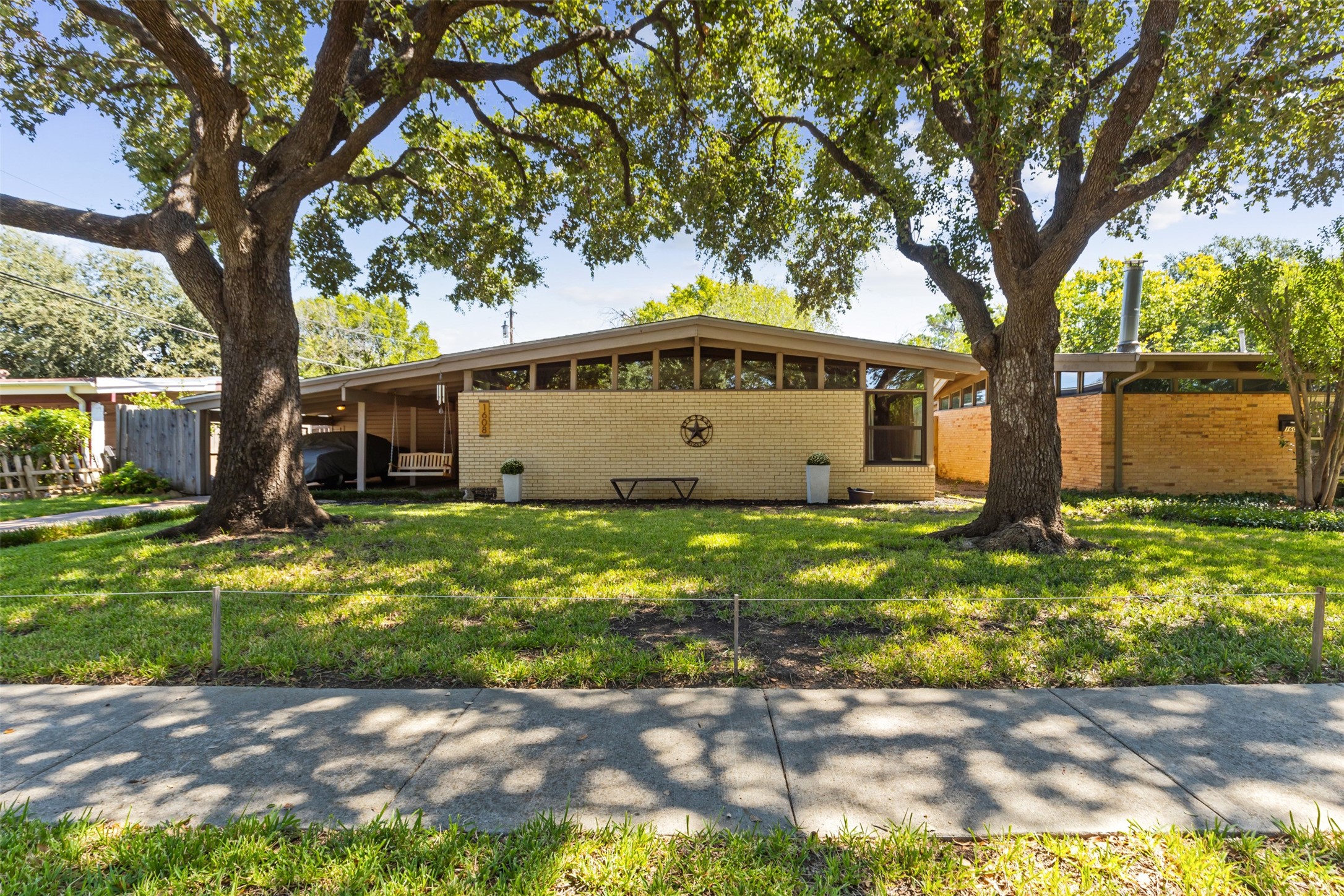 1608 Alden Street Irving TX 75061