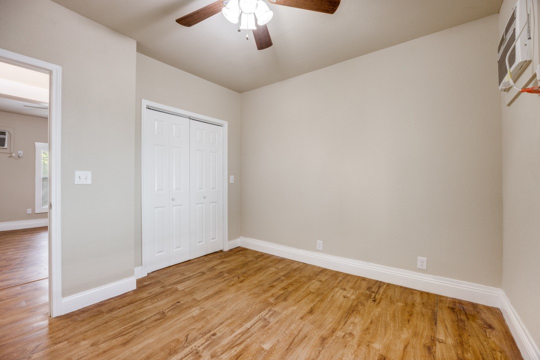 913 W Day Street Denison TX 75020