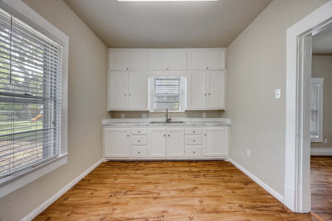 913 W Day Street Denison TX 75020