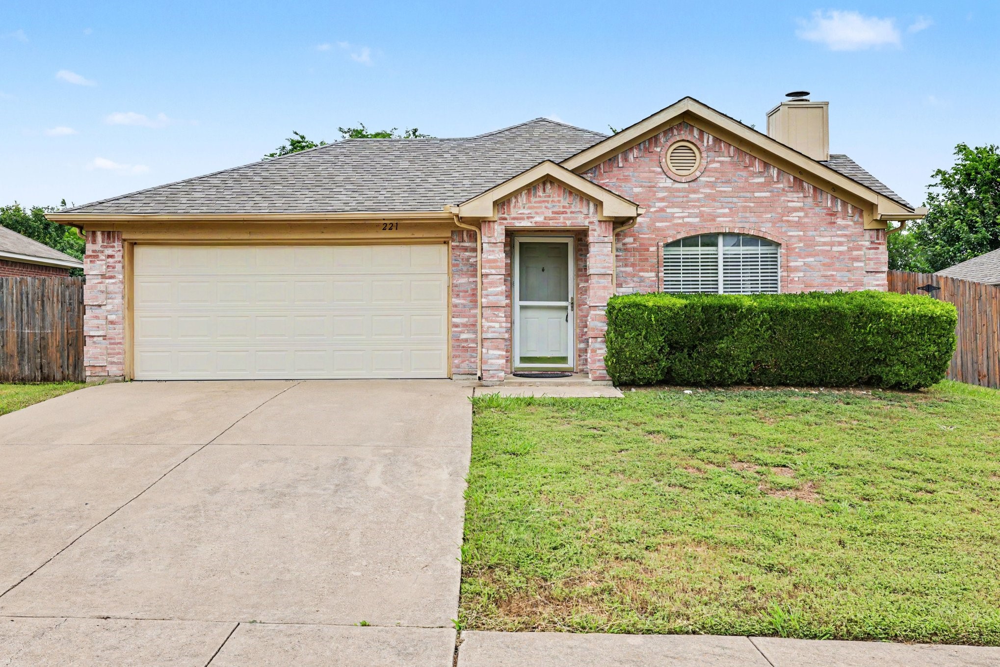 221 Los Angeles Drive Glenn Heights TX 75154