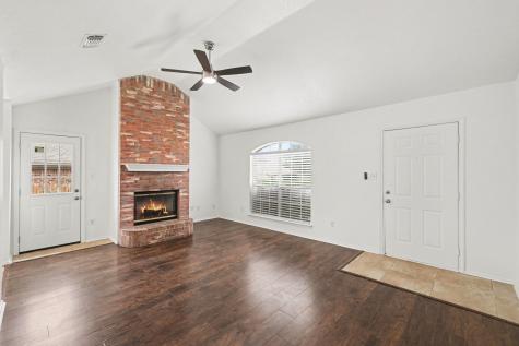 221 Los Angeles Drive Glenn Heights TX 75154