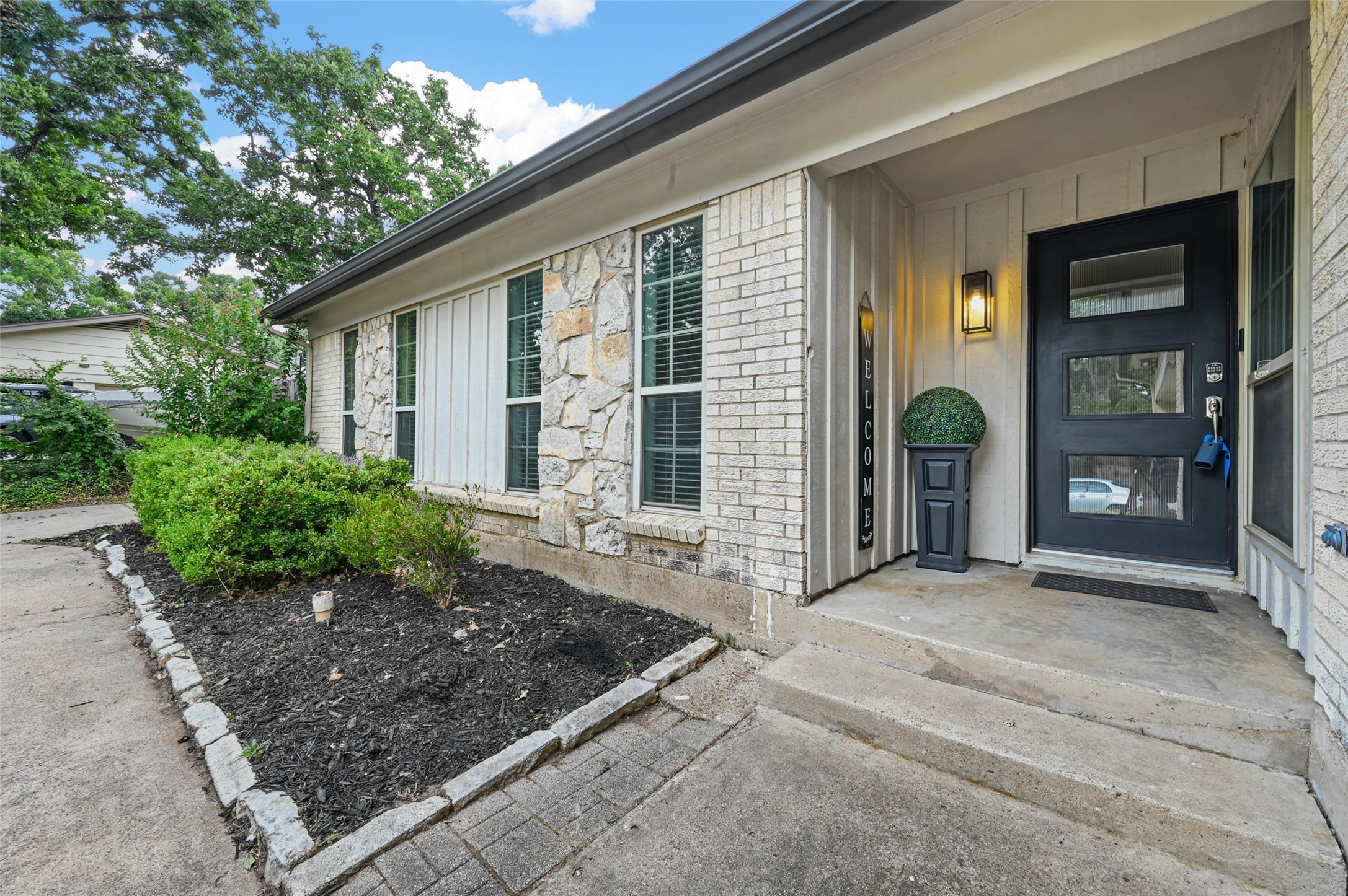 6004 Price Drive North Richland Hills TX 76180