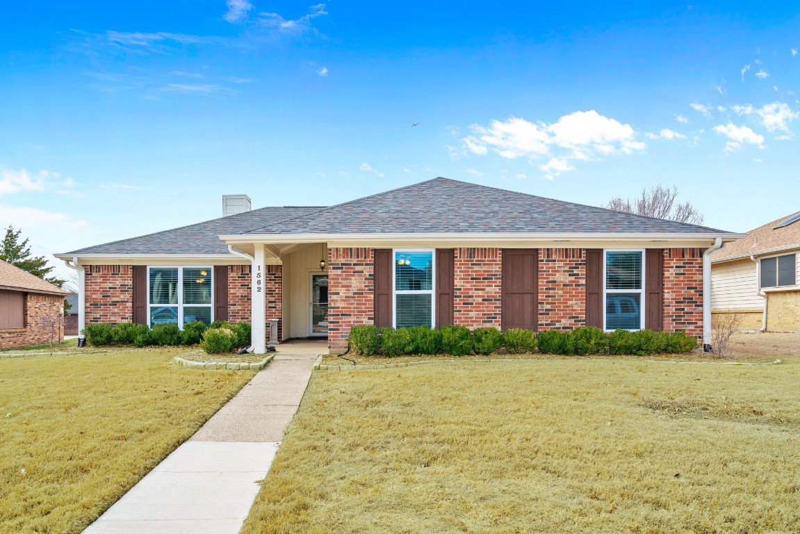 1562 Autumn Breeze Lane Lewisville TX 75077