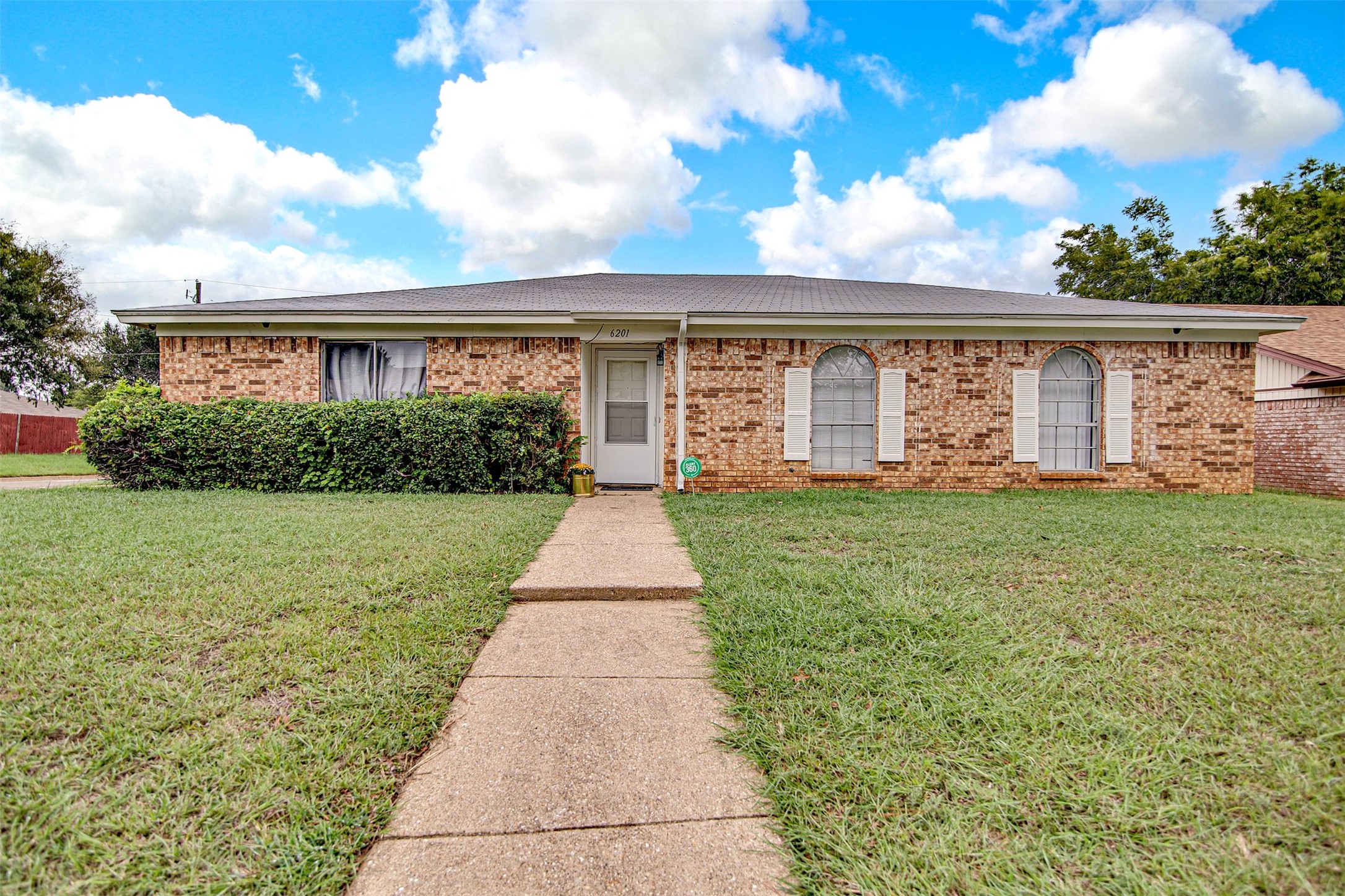 6201 Cool Springs Drive Arlington TX 76001