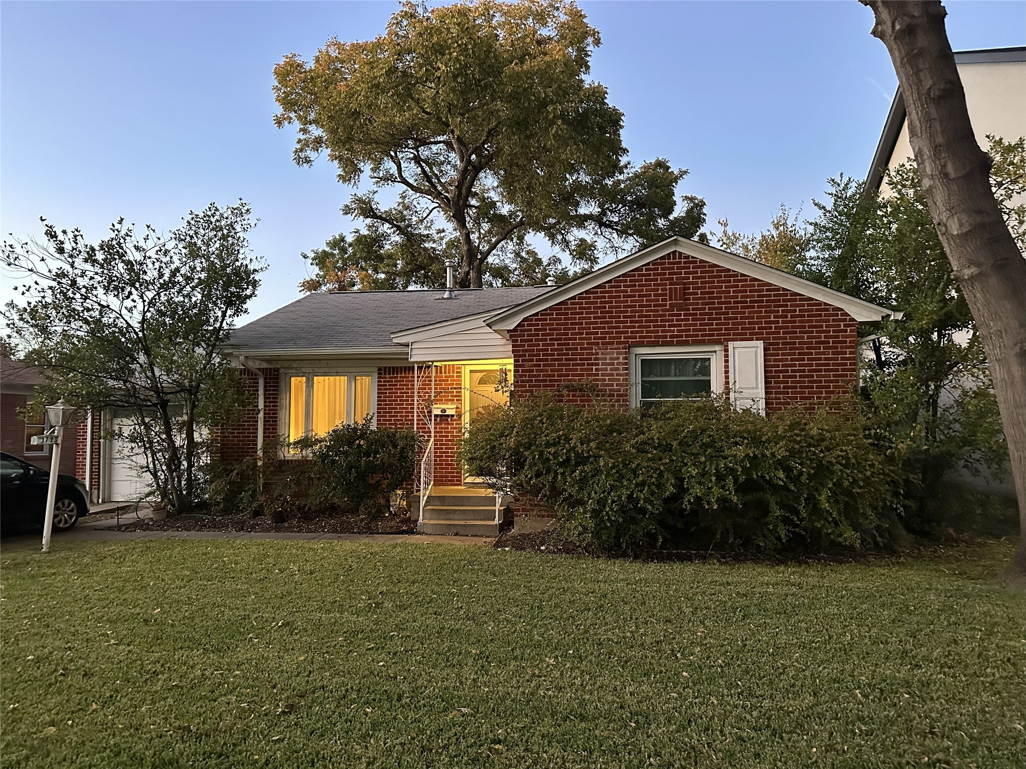 3723 Manana Drive Dallas TX 75220