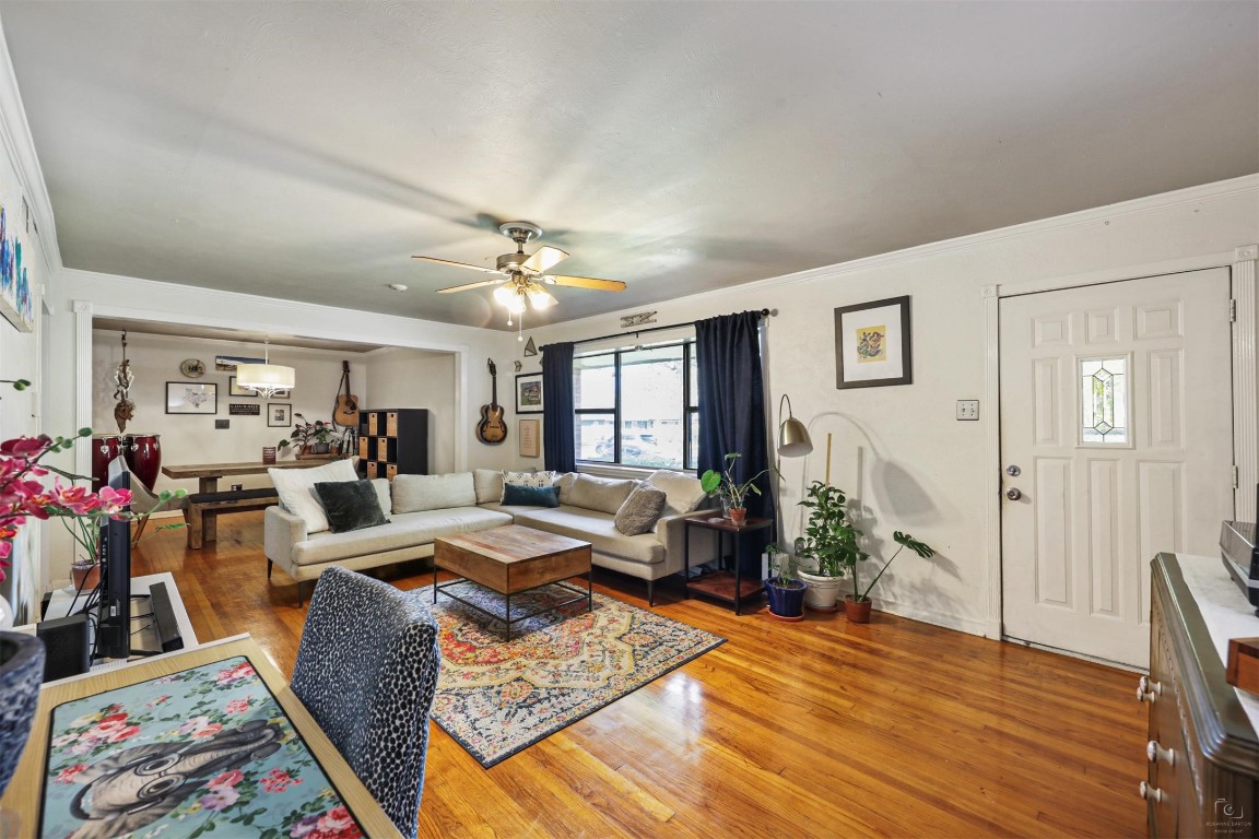 2244 Hartline Drive Dallas TX 75228
