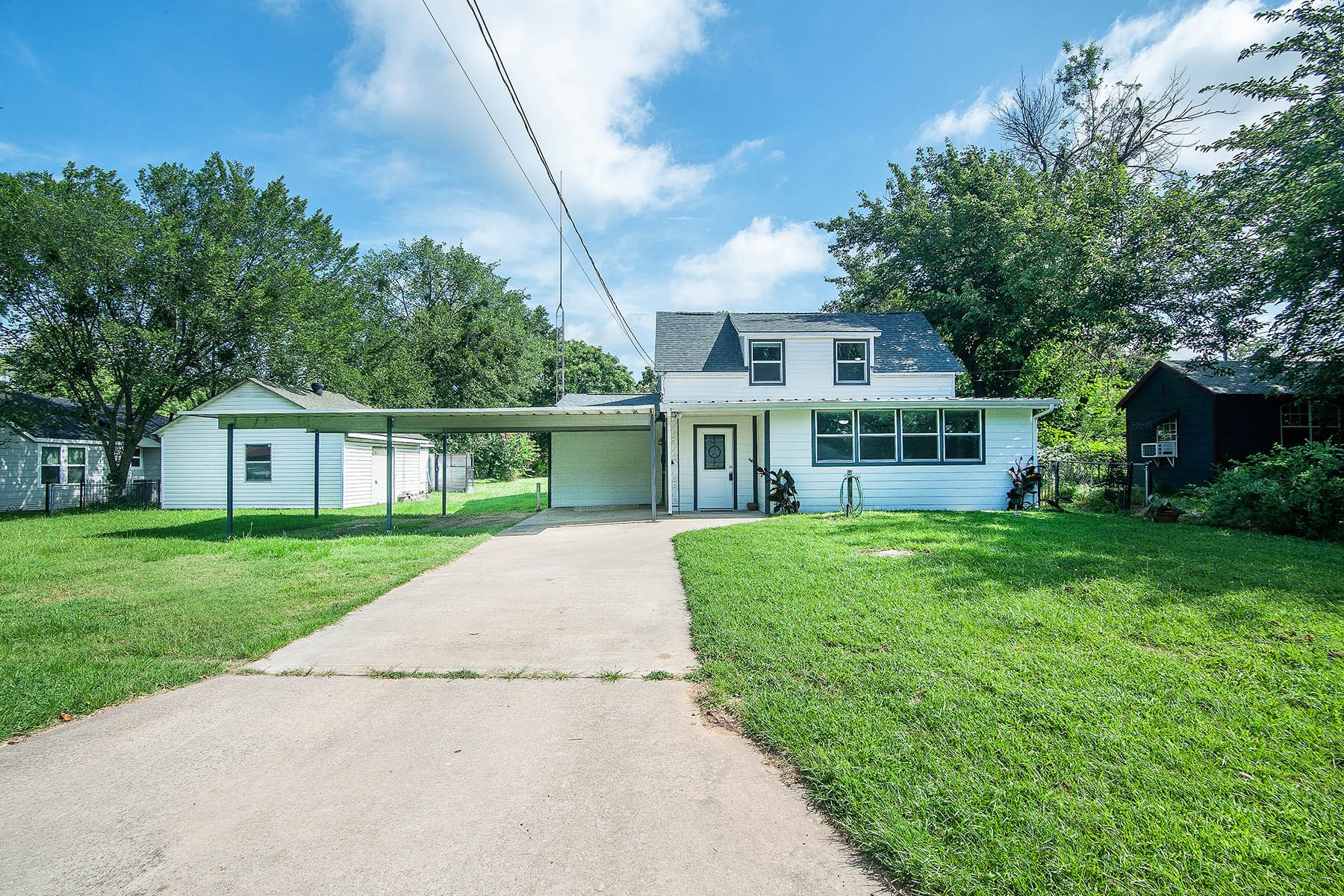 2507 W Elm Street Denison TX 75020