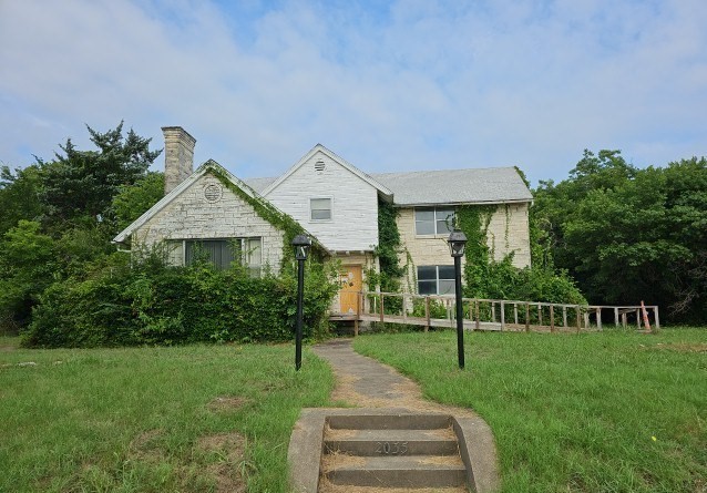 2035 Cedar Crest Boulevard Dallas TX 75203