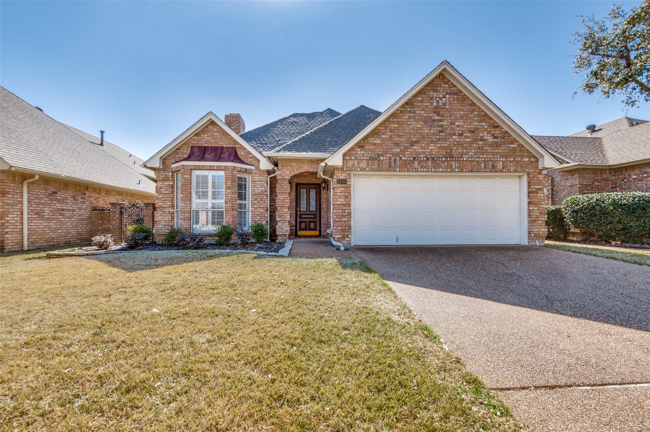 1300 Oriental Avenue Arlington TX 76011