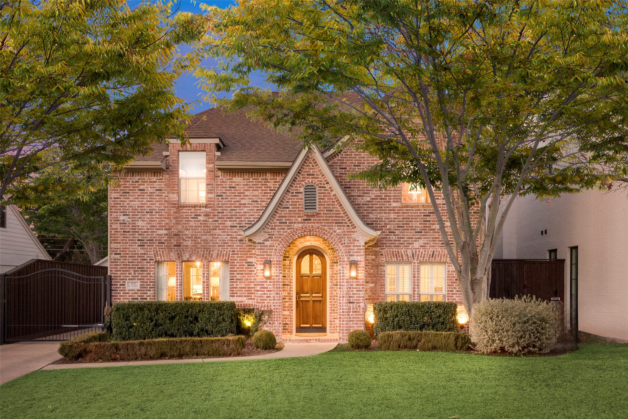 4525 W Amherst Avenue Dallas TX 75209