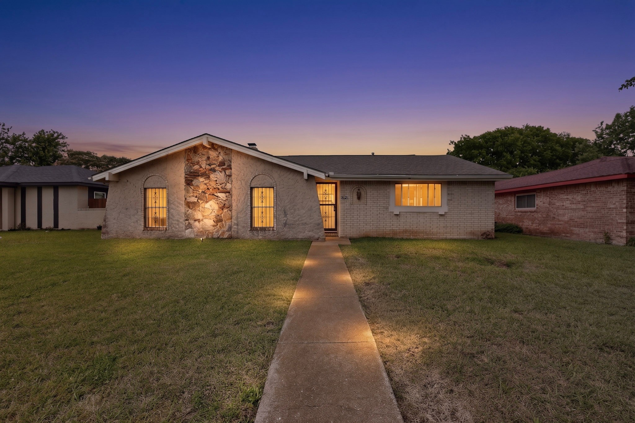 821 Cherry Hills Drive Lancaster TX 75134