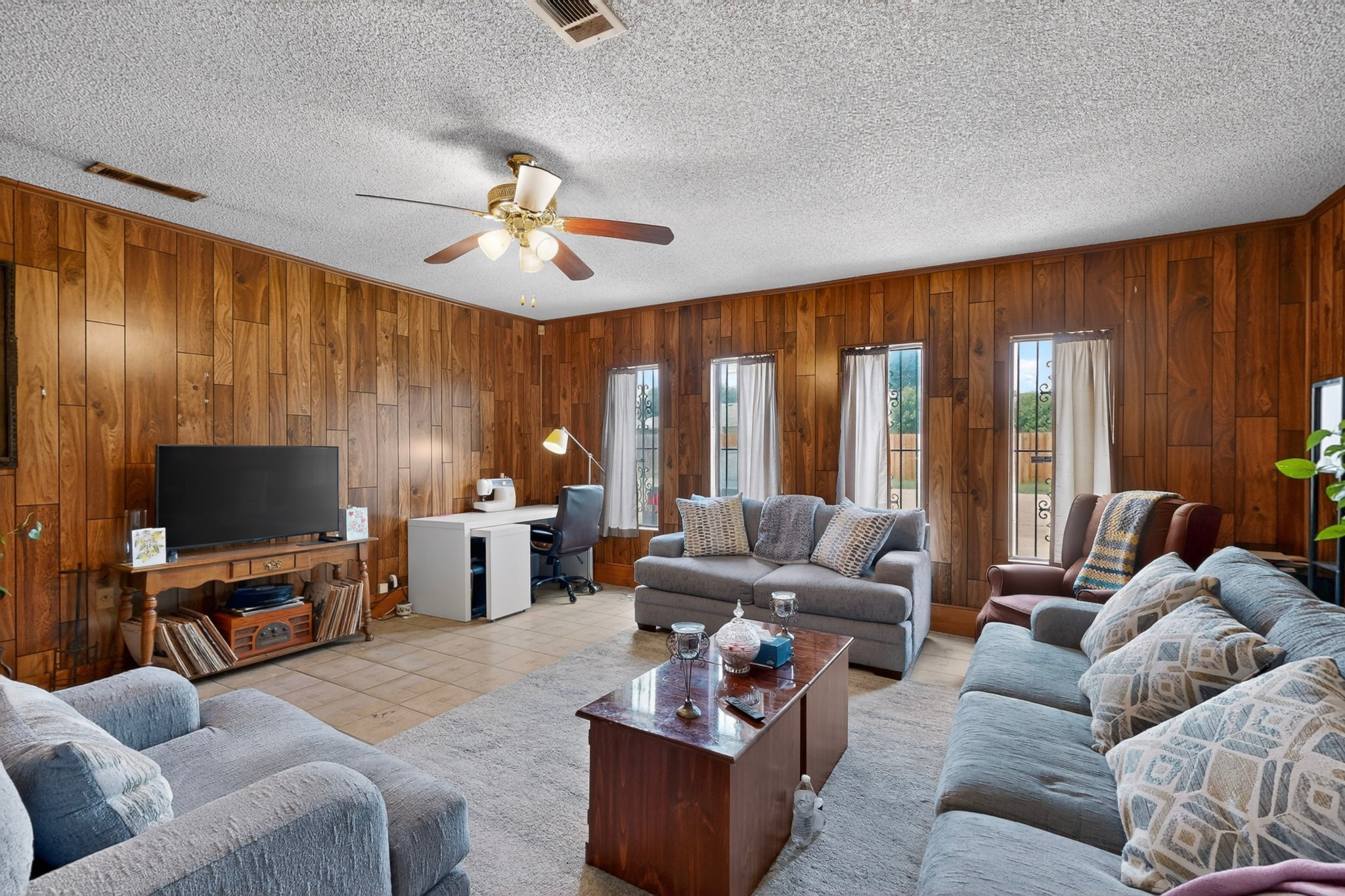 821 Cherry Hills Drive Lancaster TX 75134