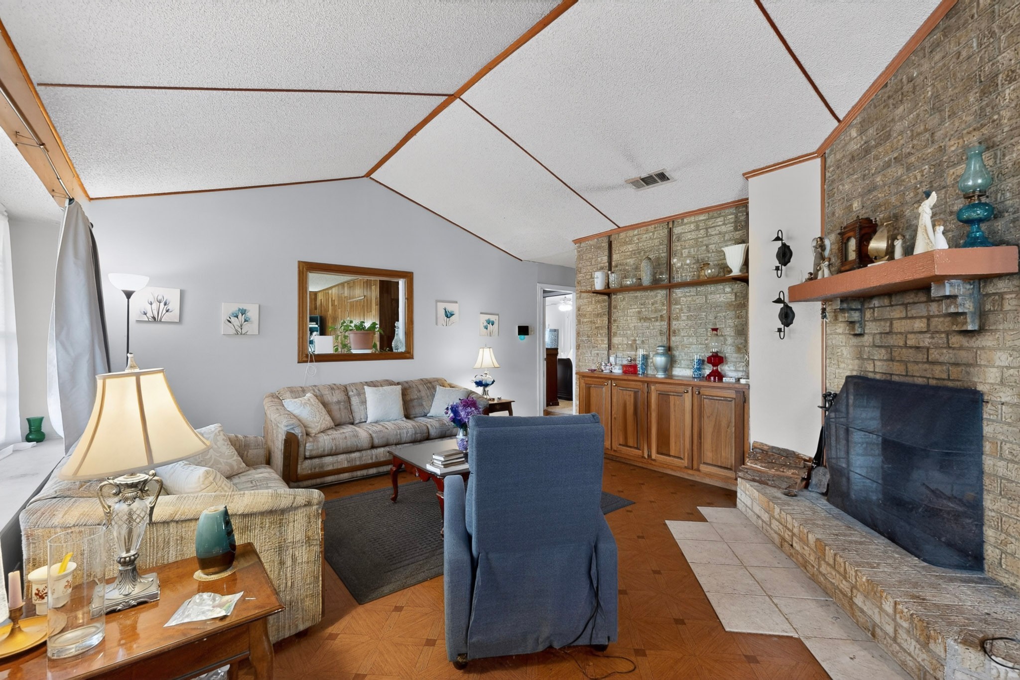 821 Cherry Hills Drive Lancaster TX 75134