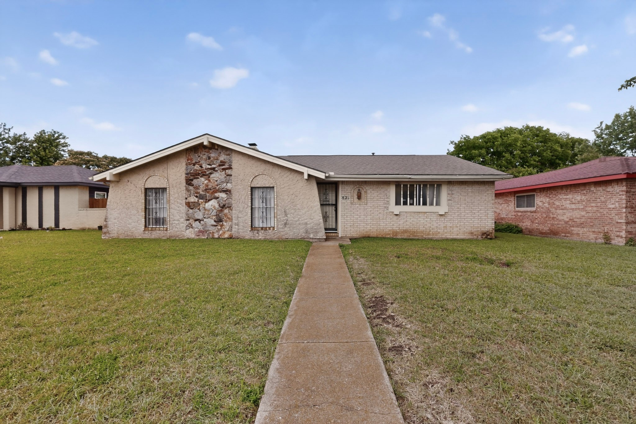 821 Cherry Hills Drive Lancaster TX 75134