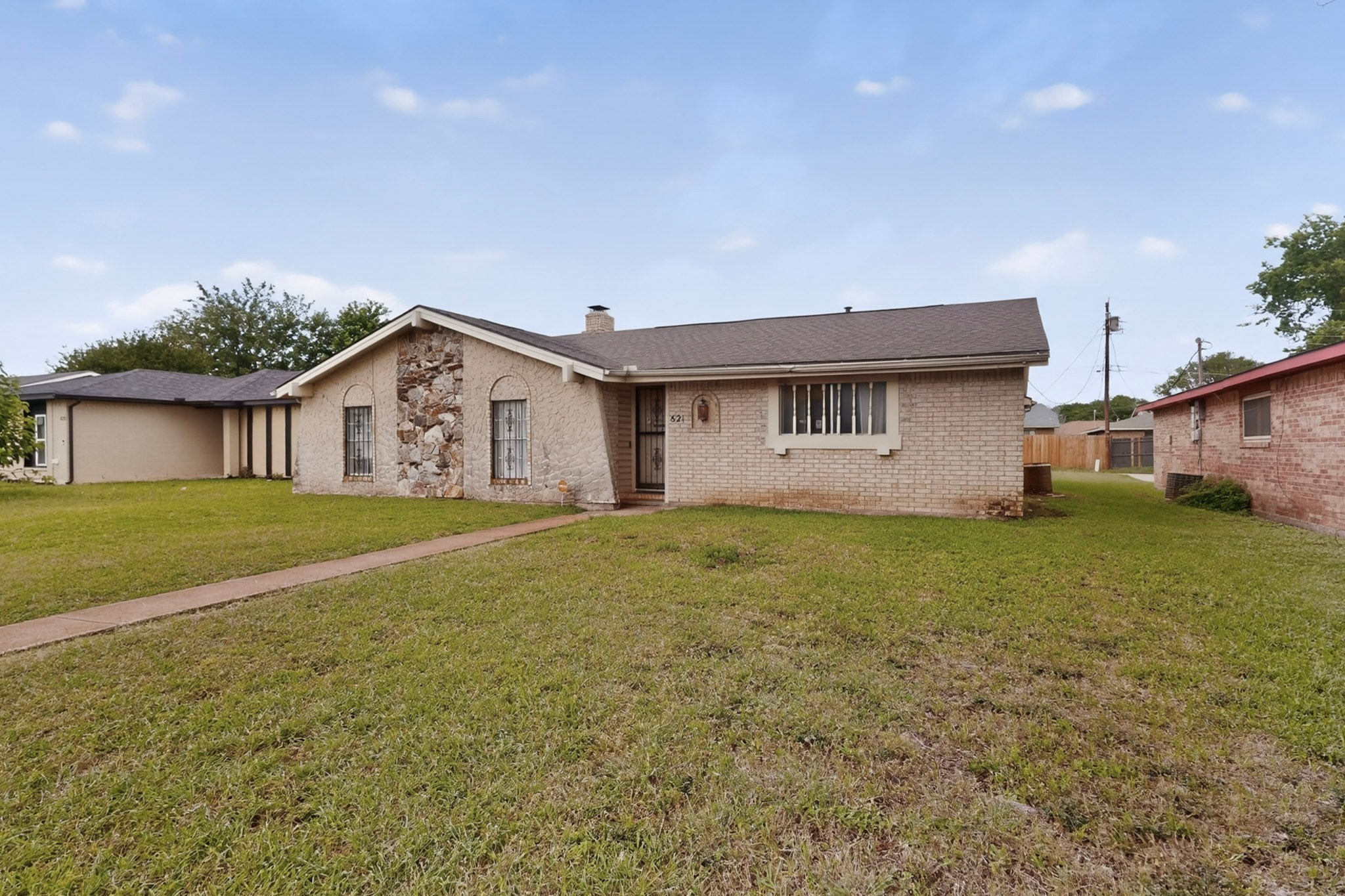 821 Cherry Hills Drive Lancaster TX 75134