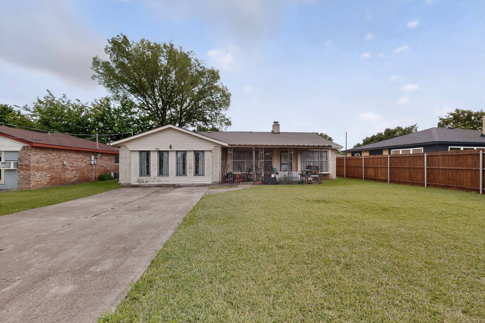 821 Cherry Hills Drive Lancaster TX 75134