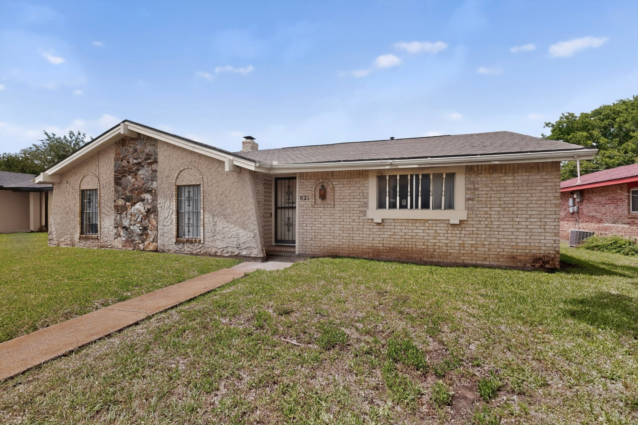 821 Cherry Hills Drive Lancaster TX 75134