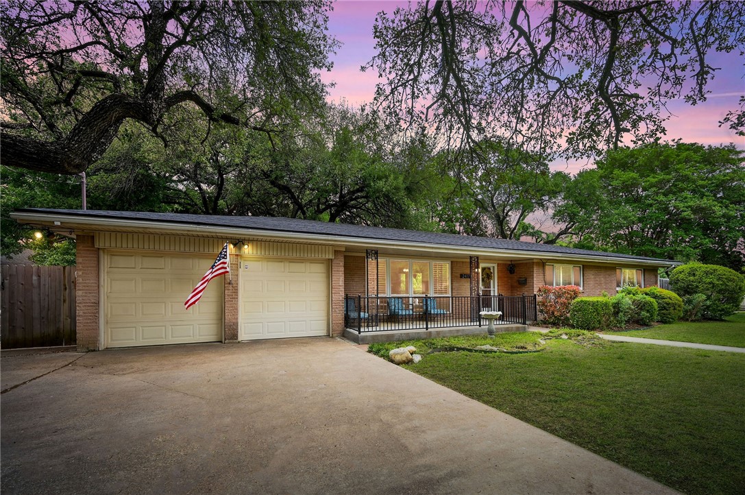 2417 Wooded Acres Drive Waco TX 76710