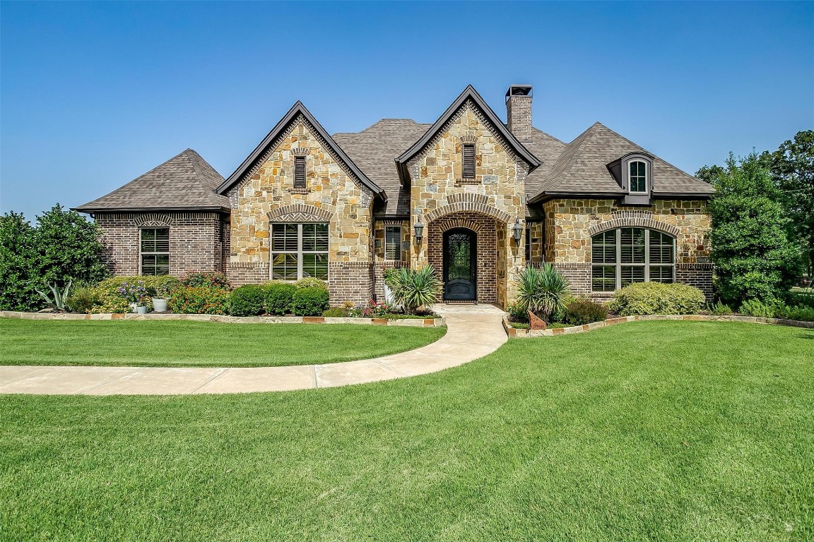 1443 Valley Crest Drive Burleson TX 76028