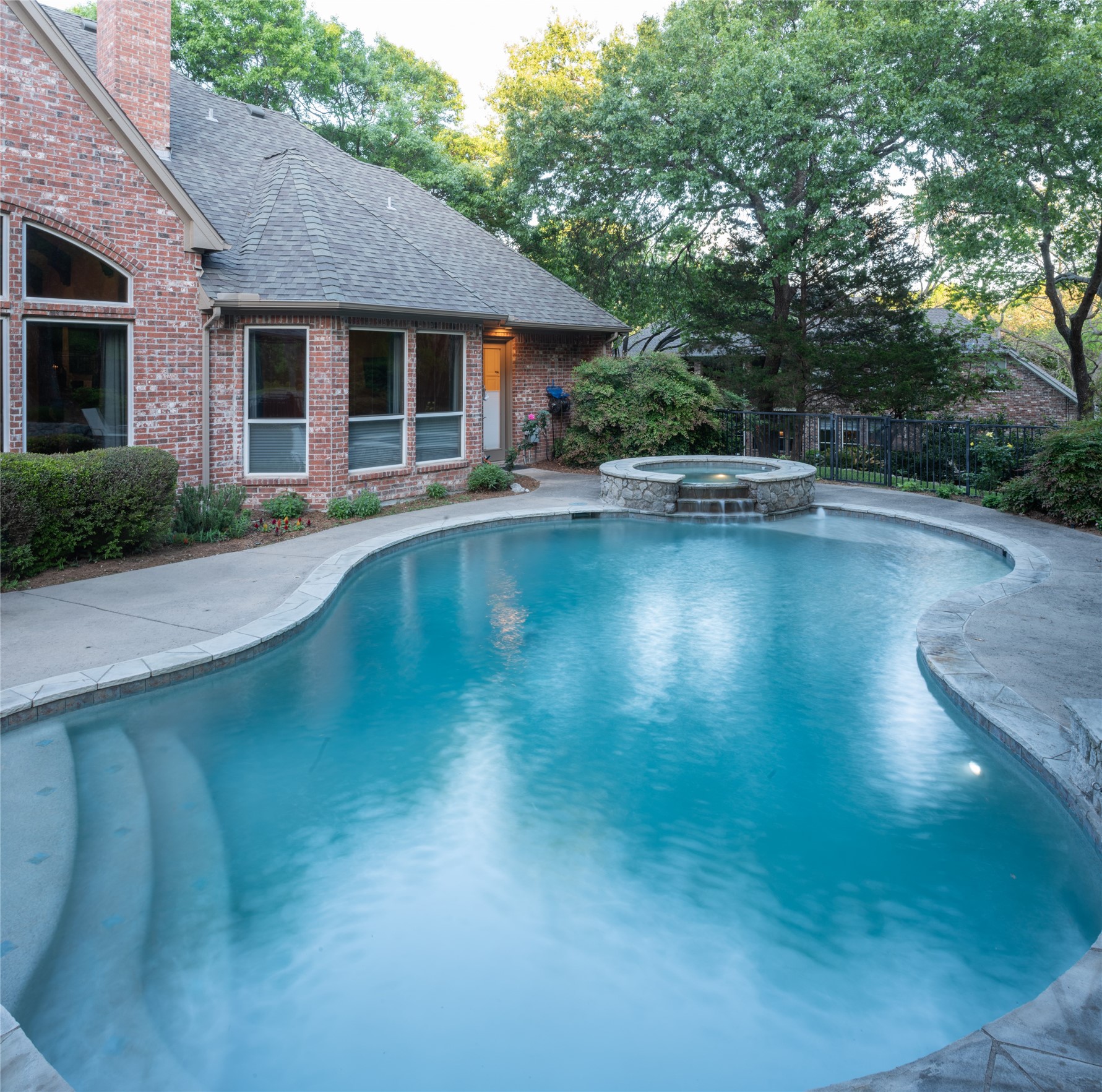 810 Quail Rise Fairview TX 75069