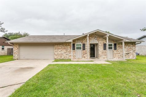 905 Keller Avenue Benbrook TX 76126